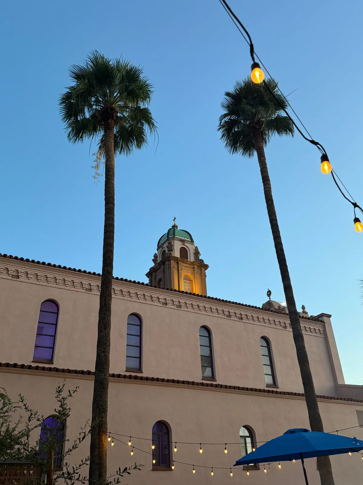 La Rosa, located in the former Benedictine chapel.